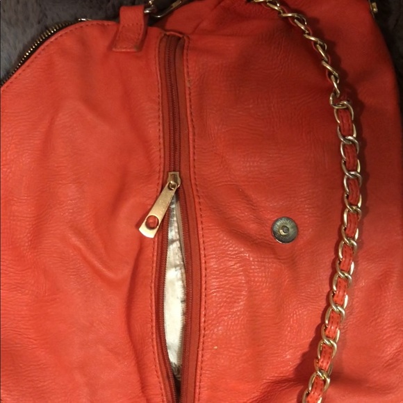 Coral purse with gold accents - Picture 2 of 4